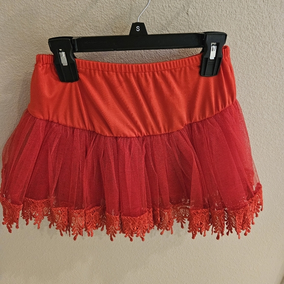 Red Tulle short small skirt for Halloween - Picture 2 of 5